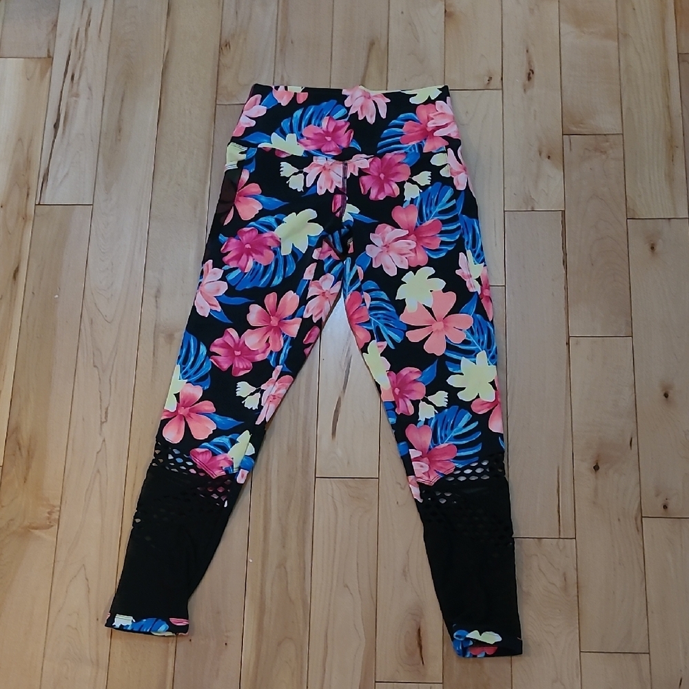 PINK Victoria's Secret Women's Size Small Capri Floral Leggings